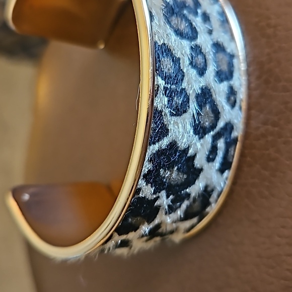 5/$25 Leopard Cheetah Print Faux Fur Extra Large Cuff Bracelet - Picture 4 of 7